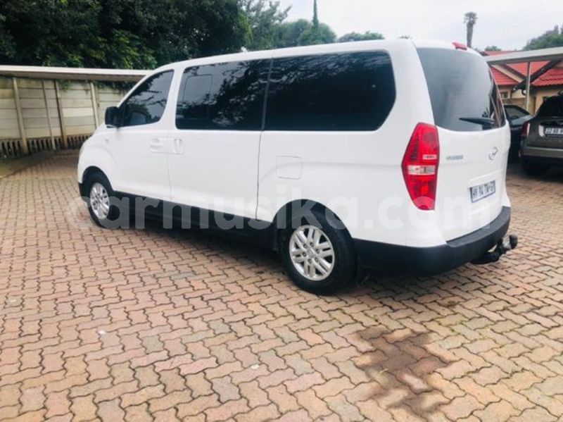 Big with watermark hyundai h1 matabeleland south beitbridge 26681