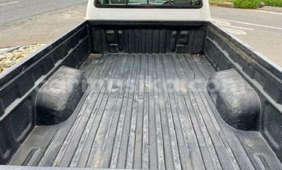 Nunua Ilio tumika Toyota Hilux Nyeupe Gari ndani ya Beitbridge nchini Matabeleland Kusini Nunua Ilio tumika Toyota Hilux Nyeupe Gari ndani ya Beitbridge nchini Matabeleland Kusini