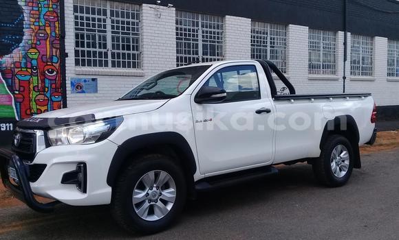 Buy Used Toyota Hilux White Car in Beitbridge in Matabeleland South Buy Used Toyota Hilux White Car in Beitbridge in Matabeleland South