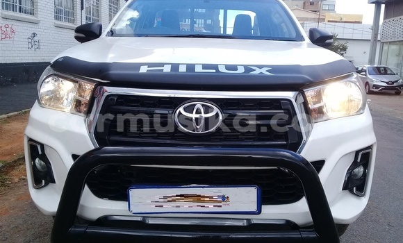 Buy Used Toyota Hilux White Car in Beitbridge in Matabeleland South Buy Used Toyota Hilux White Car in Beitbridge in Matabeleland South