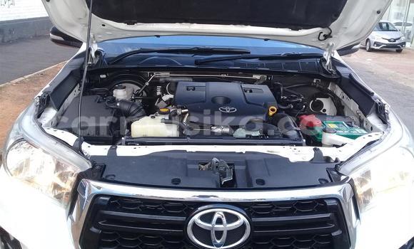 Buy Used Toyota Hilux White Car in Beitbridge in Matabeleland South Buy Used Toyota Hilux White Car in Beitbridge in Matabeleland South