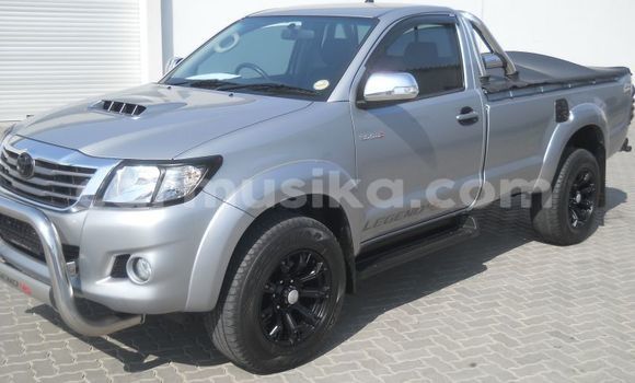 Buy Used Toyota Hilux Silver Car in Beitbridge in Matabeleland South