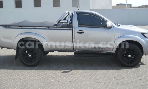 Tenga Tsaru Toyota Hilux Sirivha Mota in Beitbridge in Matabeleland South Tenga Tsaru Toyota Hilux Sirivha Mota in Beitbridge in Matabeleland South