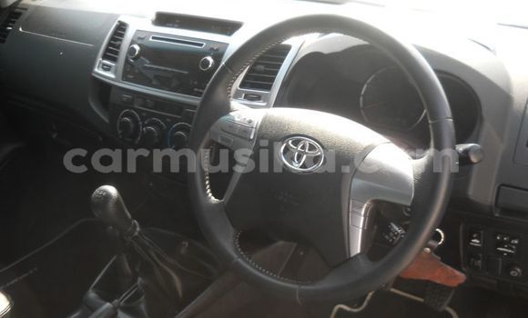 Tenga Tsaru Toyota Hilux Sirivha Mota in Beitbridge in Matabeleland South Tenga Tsaru Toyota Hilux Sirivha Mota in Beitbridge in Matabeleland South