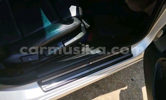 Acheter Occasion Voiture BMW 321 Gris à Beitbridge, Matabeleland South Acheter Occasion Voiture BMW 321 Gris à Beitbridge, Matabeleland South