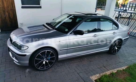 Acheter Occasion Voiture BMW 321 Gris à Beitbridge, Matabeleland South Acheter Occasion Voiture BMW 321 Gris à Beitbridge, Matabeleland South