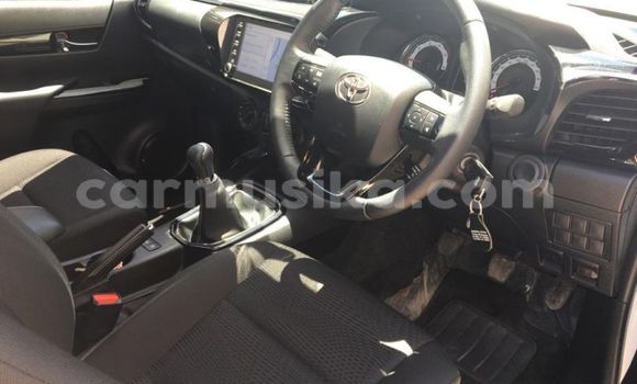 Acheter Occasion Voiture Toyota Hilux Blanc à Beitbridge, Matabeleland South Acheter Occasion Voiture Toyota Hilux Blanc à Beitbridge, Matabeleland South