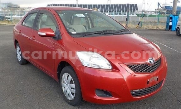 Nunua Ilio tumika Toyota Belta Nyekundu Gari ndani ya Beitbridge nchini Matabeleland Kusini