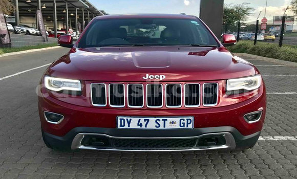 Acheter Occasion Voiture Jeep Grand Cherokee SRT8 Rouge à Beitbridge, Matabeleland South Acheter Occasion Voiture Jeep Grand Cherokee SRT8 Rouge à Beitbridge, Matabeleland South