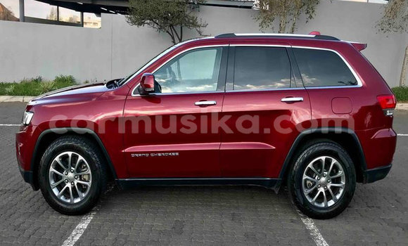 Acheter Occasion Voiture Jeep Grand Cherokee SRT8 Rouge à Beitbridge, Matabeleland South Acheter Occasion Voiture Jeep Grand Cherokee SRT8 Rouge à Beitbridge, Matabeleland South