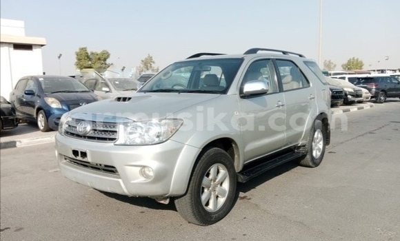Nunua Ilio tumika Toyota Fortuner Nyingine Gari ndani ya Beitbridge nchini Matabeleland Kusini Nunua Ilio tumika Toyota Fortuner Nyingine Gari ndani ya Beitbridge nchini Matabeleland Kusini