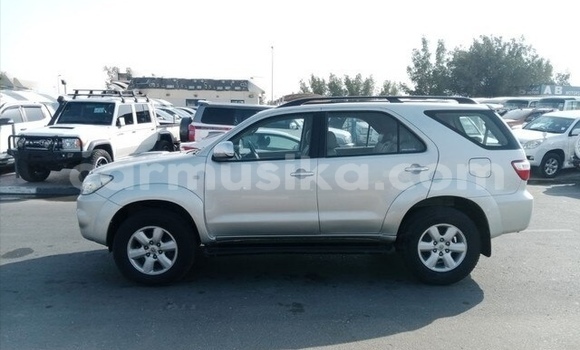 Nunua Ilio tumika Toyota Fortuner Nyingine Gari ndani ya Beitbridge nchini Matabeleland Kusini Nunua Ilio tumika Toyota Fortuner Nyingine Gari ndani ya Beitbridge nchini Matabeleland Kusini