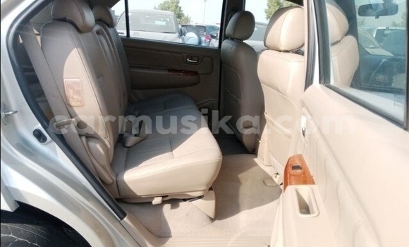 Nunua Ilio tumika Toyota Fortuner Nyingine Gari ndani ya Beitbridge nchini Matabeleland Kusini Nunua Ilio tumika Toyota Fortuner Nyingine Gari ndani ya Beitbridge nchini Matabeleland Kusini