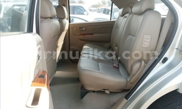 Nunua Ilio tumika Toyota Fortuner Nyingine Gari ndani ya Beitbridge nchini Matabeleland Kusini Nunua Ilio tumika Toyota Fortuner Nyingine Gari ndani ya Beitbridge nchini Matabeleland Kusini