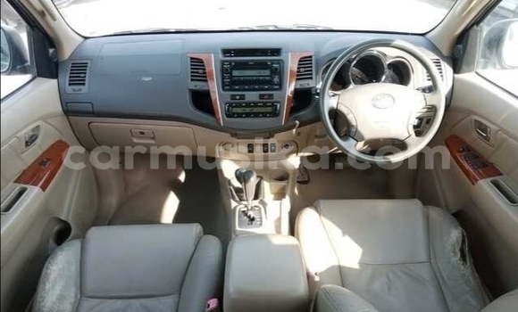 Nunua Ilio tumika Toyota Fortuner Nyingine Gari ndani ya Beitbridge nchini Matabeleland Kusini Nunua Ilio tumika Toyota Fortuner Nyingine Gari ndani ya Beitbridge nchini Matabeleland Kusini