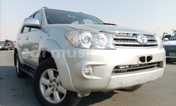 Nunua Ilio tumika Toyota Fortuner Nyingine Gari ndani ya Beitbridge nchini Matabeleland Kusini Nunua Ilio tumika Toyota Fortuner Nyingine Gari ndani ya Beitbridge nchini Matabeleland Kusini
