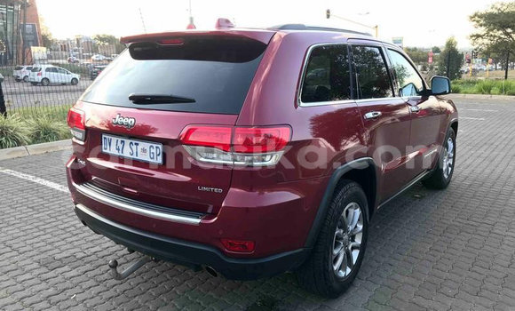 Acheter Occasion Voiture Jeep Grand Cherokee SRT8 Rouge à Beitbridge, Matabeleland South Acheter Occasion Voiture Jeep Grand Cherokee SRT8 Rouge à Beitbridge, Matabeleland South