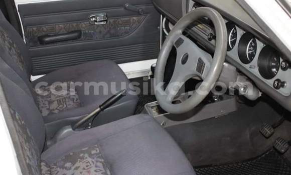 Acheter Occasion Voiture Nissan Pickup Blanc à Beitbridge, Matabeleland South Acheter Occasion Voiture Nissan Pickup Blanc à Beitbridge, Matabeleland South