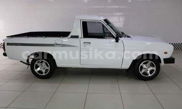 Acheter Occasion Voiture Nissan Pickup Blanc à Beitbridge, Matabeleland South Acheter Occasion Voiture Nissan Pickup Blanc à Beitbridge, Matabeleland South