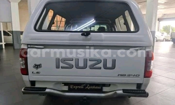 Buy Used Isuzu KB White Car in Beitbridge in Matabeleland South Buy Used Isuzu KB White Car in Beitbridge in Matabeleland South