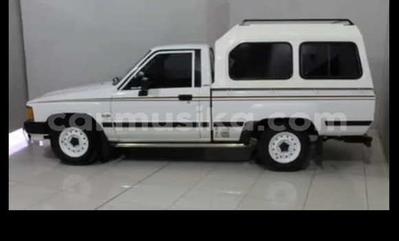 Buy Used Toyota Hilux White Car in Beitbridge in Matabeleland South