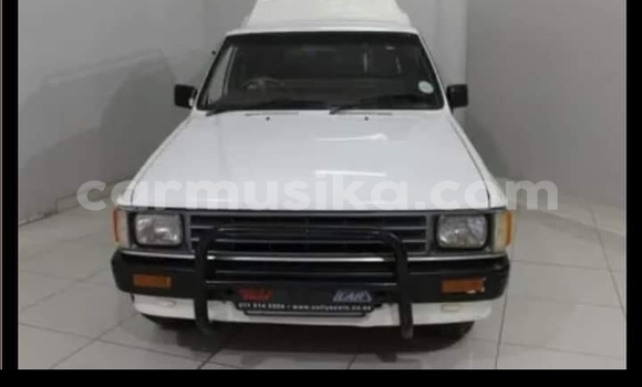 Nunua Ilio tumika Toyota Hilux Nyeupe Gari ndani ya Beitbridge nchini Matabeleland Kusini Nunua Ilio tumika Toyota Hilux Nyeupe Gari ndani ya Beitbridge nchini Matabeleland Kusini