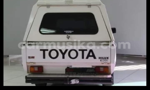 Nunua Ilio tumika Toyota Hilux Nyeupe Gari ndani ya Beitbridge nchini Matabeleland Kusini Nunua Ilio tumika Toyota Hilux Nyeupe Gari ndani ya Beitbridge nchini Matabeleland Kusini