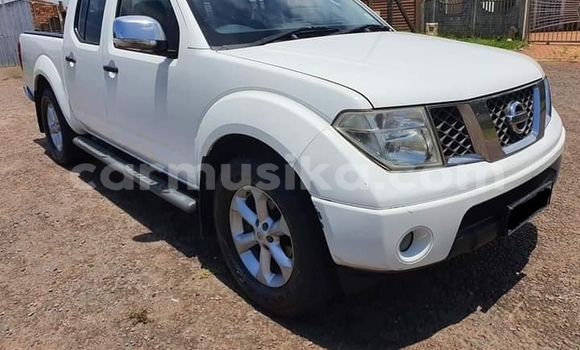 Nunua Ilio tumika Nissan Navara Nyeupe Gari ndani ya Beitbridge nchini Matabeleland Kusini Nunua Ilio tumika Nissan Navara Nyeupe Gari ndani ya Beitbridge nchini Matabeleland Kusini