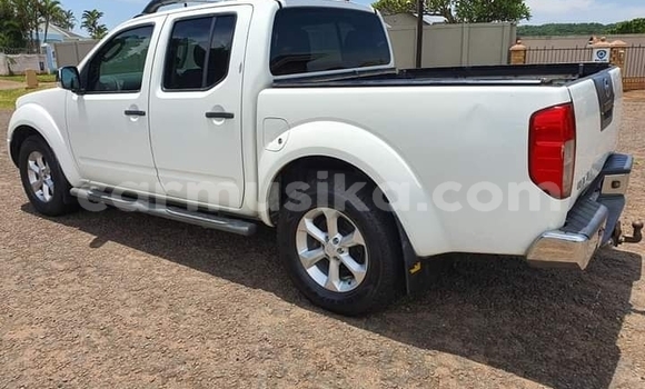 Nunua Ilio tumika Nissan Navara Nyeupe Gari ndani ya Beitbridge nchini Matabeleland Kusini Nunua Ilio tumika Nissan Navara Nyeupe Gari ndani ya Beitbridge nchini Matabeleland Kusini