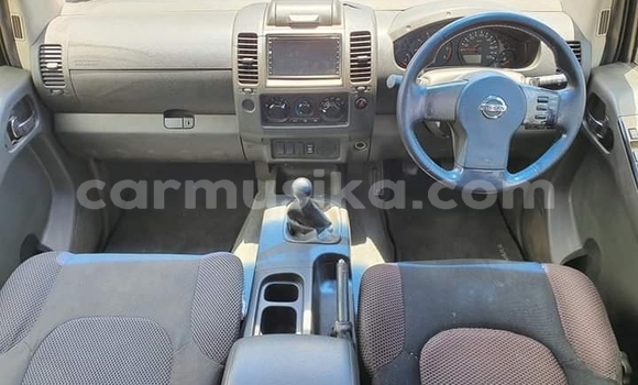 Nunua Ilio tumika Nissan Navara Nyeupe Gari ndani ya Beitbridge nchini Matabeleland Kusini Nunua Ilio tumika Nissan Navara Nyeupe Gari ndani ya Beitbridge nchini Matabeleland Kusini