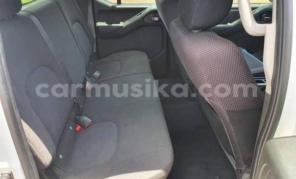 Nunua Ilio tumika Nissan Navara Nyeupe Gari ndani ya Beitbridge nchini Matabeleland Kusini Nunua Ilio tumika Nissan Navara Nyeupe Gari ndani ya Beitbridge nchini Matabeleland Kusini