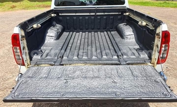 Nunua Ilio tumika Nissan Navara Nyeupe Gari ndani ya Beitbridge nchini Matabeleland Kusini Nunua Ilio tumika Nissan Navara Nyeupe Gari ndani ya Beitbridge nchini Matabeleland Kusini