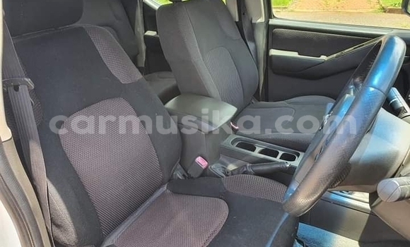 Nunua Ilio tumika Nissan Navara Nyeupe Gari ndani ya Beitbridge nchini Matabeleland Kusini Nunua Ilio tumika Nissan Navara Nyeupe Gari ndani ya Beitbridge nchini Matabeleland Kusini