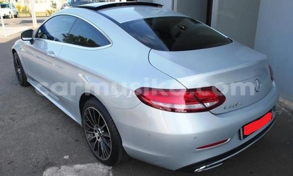 Tenga Tsaru Mercedes‒Benz C–Class Sirivha Mota in Beitbridge in Matabeleland South Tenga Tsaru Mercedes‒Benz C–Class Sirivha Mota in Beitbridge in Matabeleland South