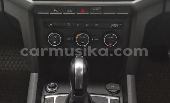 Nunua Ilio tumika Volkswagen Amarok Nyeupe Gari ndani ya Gweru nchini Midlands Nunua Ilio tumika Volkswagen Amarok Nyeupe Gari ndani ya Gweru nchini Midlands