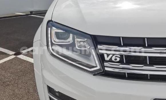 Nunua Ilio tumika Volkswagen Amarok Nyeupe Gari ndani ya Gweru nchini Midlands Nunua Ilio tumika Volkswagen Amarok Nyeupe Gari ndani ya Gweru nchini Midlands