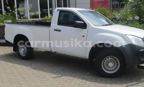 Buy Used Isuzu KB White Car in Beitbridge in Matabeleland South