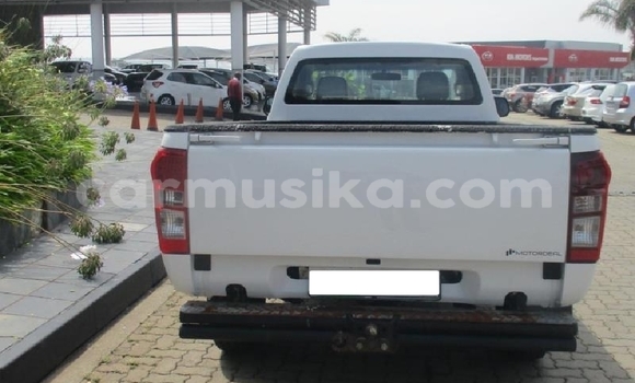 Buy Used Isuzu KB White Car in Beitbridge in Matabeleland South Buy Used Isuzu KB White Car in Beitbridge in Matabeleland South