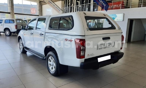 Buy Used Isuzu KB White Car in Beitbridge in Matabeleland South Buy Used Isuzu KB White Car in Beitbridge in Matabeleland South