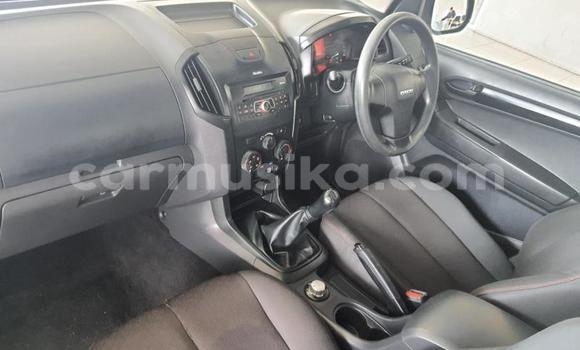 Buy Used Isuzu KB White Car in Beitbridge in Matabeleland South Buy Used Isuzu KB White Car in Beitbridge in Matabeleland South