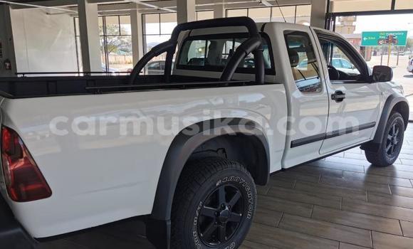 Nunua Ilio tumika Isuzu D–MAX Nyeupe Gari ndani ya Mbare nchini Harare Nunua Ilio tumika Isuzu D–MAX Nyeupe Gari ndani ya Mbare nchini Harare