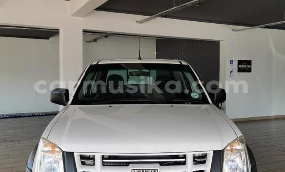 Nunua Ilio tumika Isuzu D–MAX Nyeupe Gari ndani ya Mbare nchini Harare Nunua Ilio tumika Isuzu D–MAX Nyeupe Gari ndani ya Mbare nchini Harare