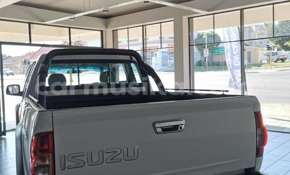 Nunua Ilio tumika Isuzu D–MAX Nyeupe Gari ndani ya Mbare nchini Harare Nunua Ilio tumika Isuzu D–MAX Nyeupe Gari ndani ya Mbare nchini Harare