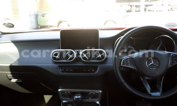 Acheter Occasion Voiture Mercedes‒Benz X-klasse Concept Rouge à Beitbridge, Matabeleland South Acheter Occasion Voiture Mercedes‒Benz X-klasse Concept Rouge à Beitbridge, Matabeleland South