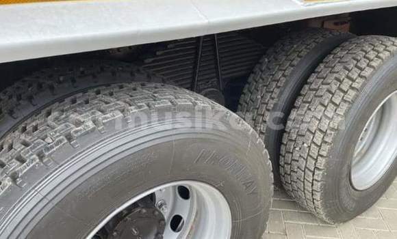 Buy Used DAF 66 White Car in Beitbridge in Matabeleland South Buy Used DAF 66 White Car in Beitbridge in Matabeleland South