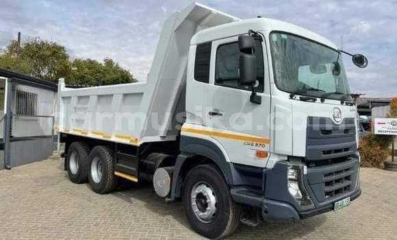 Buy Used DAF 66 White Car in Beitbridge in Matabeleland South Buy Used DAF 66 White Car in Beitbridge in Matabeleland South