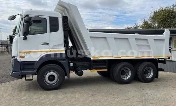 Buy Used DAF 66 White Car in Beitbridge in Matabeleland South Buy Used DAF 66 White Car in Beitbridge in Matabeleland South