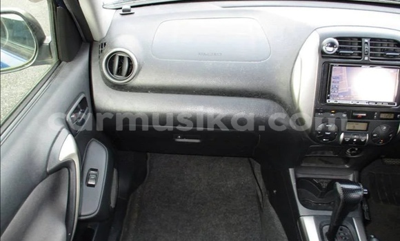 Nunua Ilio tumika Toyota RAV4 Bluu Gari ndani ya Beitbridge nchini Matabeleland Kusini Nunua Ilio tumika Toyota RAV4 Bluu Gari ndani ya Beitbridge nchini Matabeleland Kusini