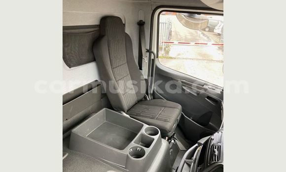 Nunua Ilio tumika Mercedes‒Benz Truck Nyingine Lori ndani ya Beitbridge nchini Matabeleland Kusini Nunua Ilio tumika Mercedes‒Benz Truck Nyingine Lori ndani ya Beitbridge nchini Matabeleland Kusini