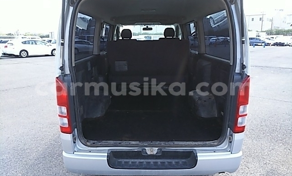 Acheter Occasion Voiture Toyota Hiace Gris à Beitbridge, Matabeleland South Acheter Occasion Voiture Toyota Hiace Gris à Beitbridge, Matabeleland South